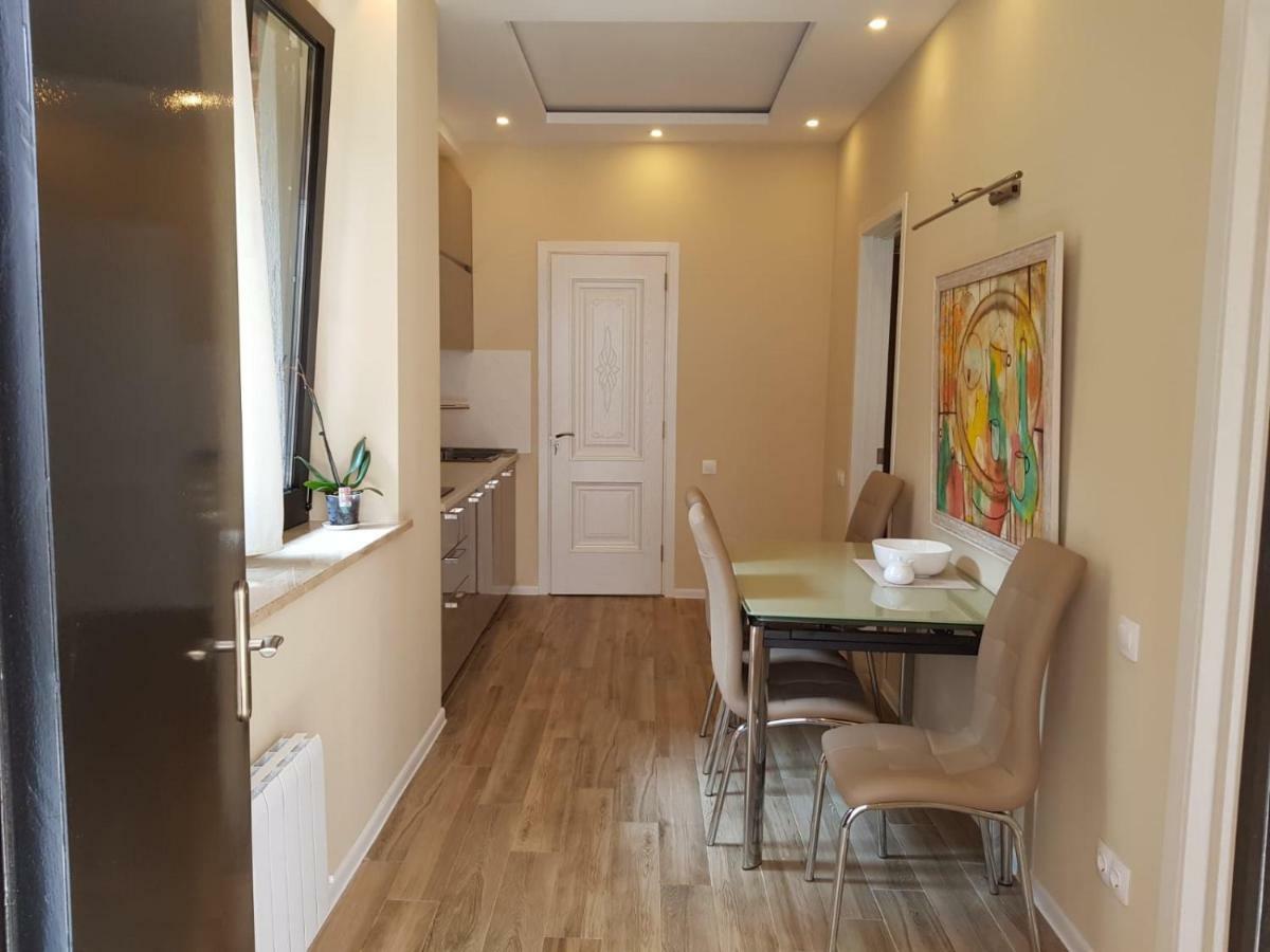 Apart Hotel Avlabari Yard Τυφλίδα Εξωτερικό φωτογραφία
